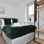 Canalview House - Fully Furnished Coventry City Centre Home